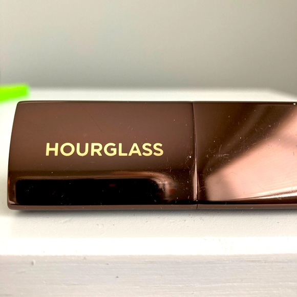 COPY - Hourglass foundation - Picture 1 of 2